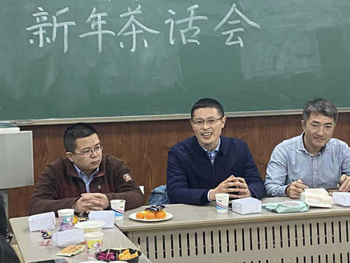 2、乔董事长深情寄语同学们_副本.jpg